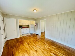 215 McIver St in Greensboro, NC - Building Photo - Building Photo