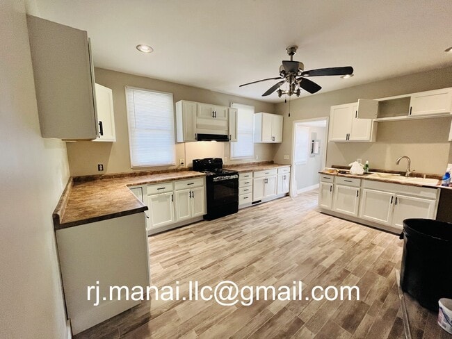 property at 1033 S Gibson St