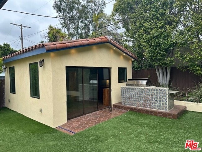 property at 10589 Holman Ave