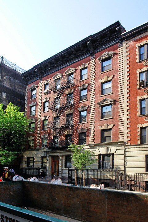 Cooperative in New York, NY - Building Photo