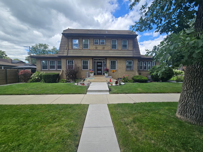 property at 10156 S Hoyne Ave