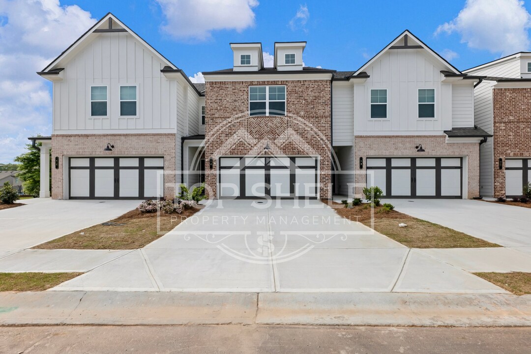 16 Depot Landing Rd in Auburn, GA - Building Photo