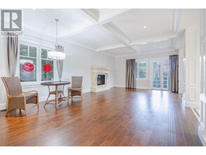 2195 Jefferson Ave in West Vancouver, BC - Building Photo - Building Photo