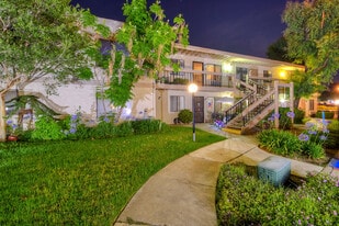 HERITAGE PLAZA in Brea, CA - Building Photo