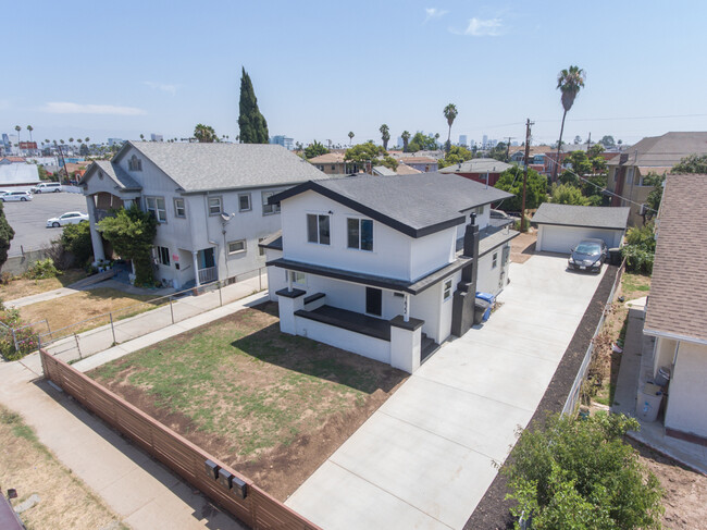 1422 S Norton Ave in Los Angeles, CA - Building Photo - Building Photo