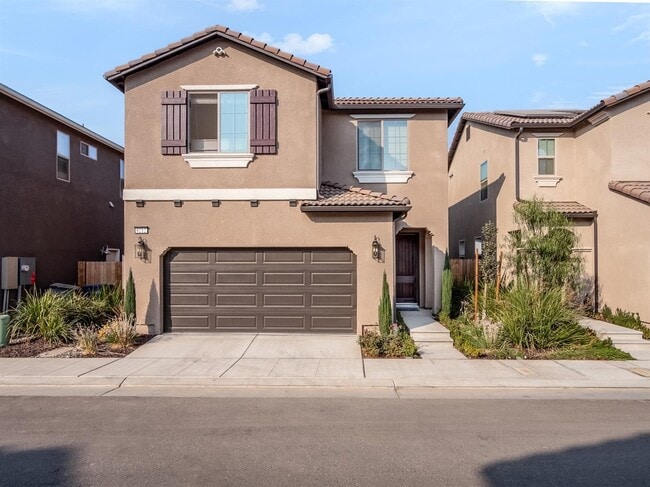 6212 E Sydney Dr in Fresno, CA - Building Photo - Building Photo