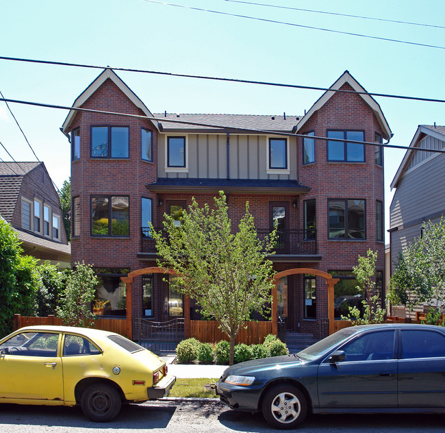 113 W Kinnear Pl in Seattle, WA - Building Photo - Building Photo