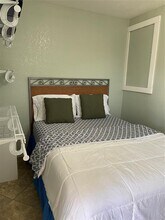 715 31st St-Unit -Rear in Galveston, TX - Building Photo - Building Photo