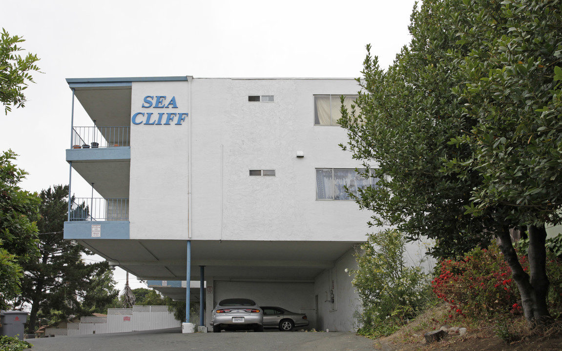 Sea Cliff Villa in Vallejo, CA - Building Photo