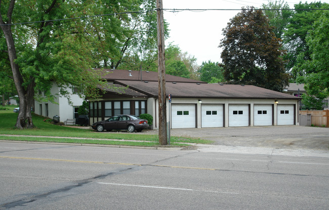 10417 Thomas Ave S in Bloomington, MN - Building Photo - Building Photo