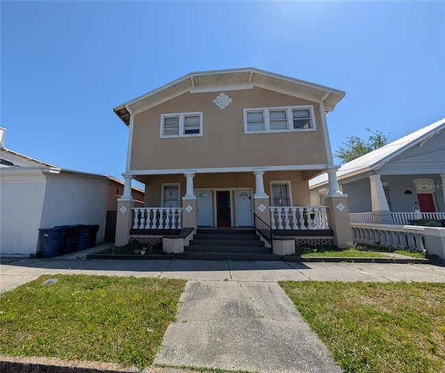 property at 2904 W Chestnut St