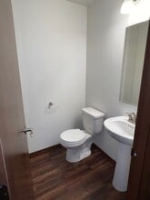 2025 Aaron Dr in Lynden, WA - Foto de edificio - Building Photo