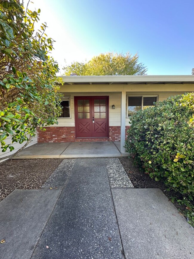 6521 Pajaro Way in San Jose, CA - Foto de edificio - Building Photo