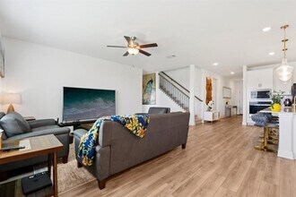 13309 Cenote Dos Ojos Run in Manor, TX - Building Photo - Building Photo