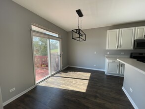 3007 Tangley Oaks Trail in Lisle, IL - Building Photo - Building Photo