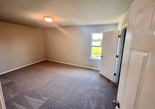 2309 Pinewood Ave in Lowell, AR - Building Photo - Building Photo