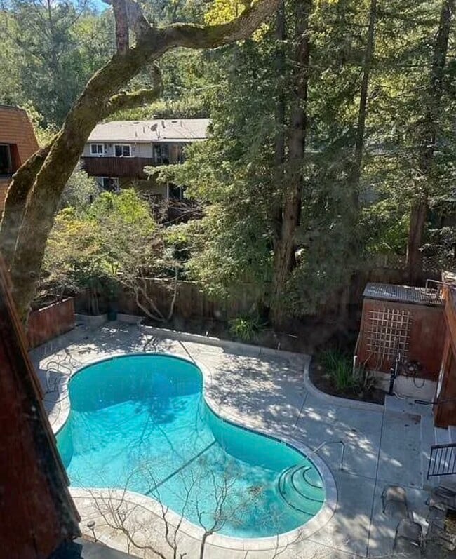1579 Lincoln Ave, Unit 309 in San Rafael, CA - Foto de edificio - Building Photo