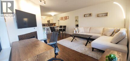 1525 Pendrell St in Vancouver, BC - Building Photo - Building Photo