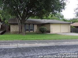 1218 St Lawrence St in San Antonio, TX - Building Photo