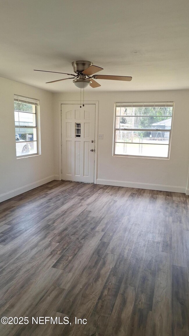 9043 8th Ave in Jacksonville, FL - Building Photo - Building Photo