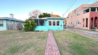 428 N Oleander Ave in Daytona Beach, FL - Building Photo