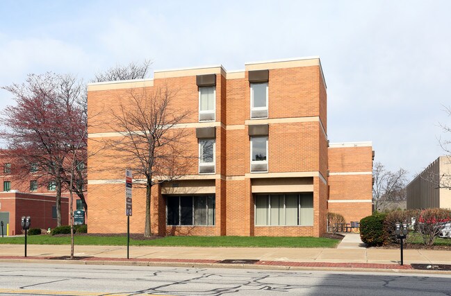 111 W State St in Akron, OH - Foto de edificio - Building Photo