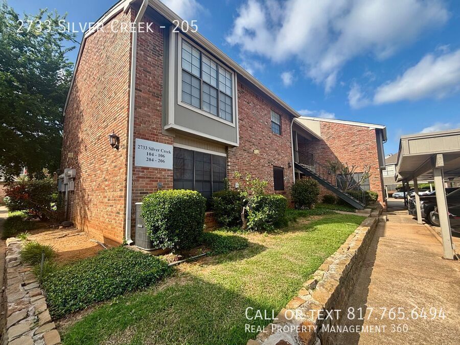 2733 Silver Creek Dr in Arlington, TX - Building Photo