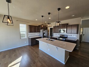 8950 Pacific Crest Dr in Colorado Springs, CO - Foto de edificio - Building Photo