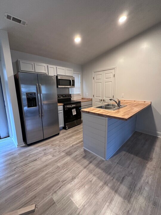 137 Carroll Cir in Carrollton, GA - Building Photo