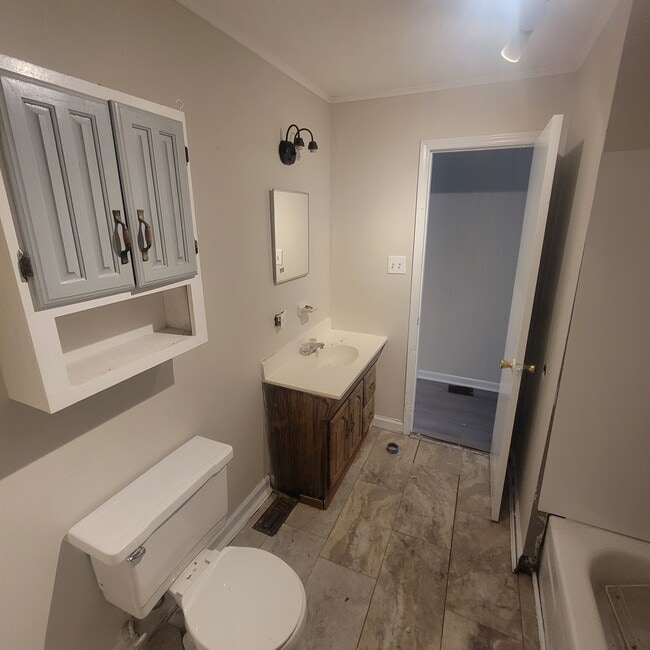 418 Pervie Bolick St in Eden, NC - Foto de edificio - Building Photo