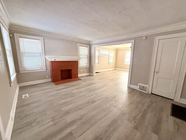 property at 5524 Woodland Ave