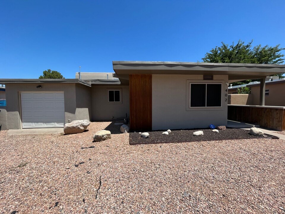 402 Washington St NE in Albuquerque, NM - Building Photo