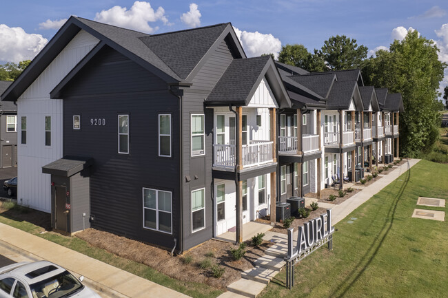 Laurel at Dry Creek in Huntsville, AL - Building Photo - Building Photo