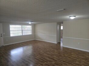 8846 Goshen Ln in Port Richey, FL - Building Photo - Building Photo