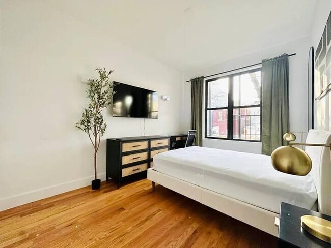 property at 1091 Madison St