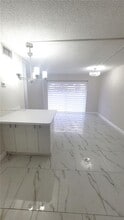 5201 NW 7th St in Miami, FL - Building Photo - Building Photo