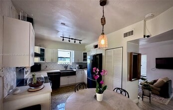 742 NW 50th St in Miami, FL - Building Photo - Building Photo