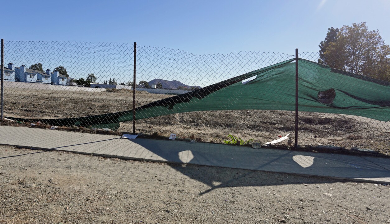 Monterey Villa Apartments in Fontana, CA - Building Photo