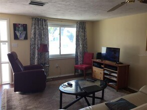 5701 Elena Dr in Holiday, FL - Building Photo - Building Photo