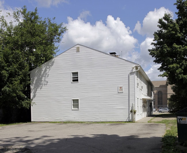 73 Mawney St in Providence, RI - Building Photo - Building Photo