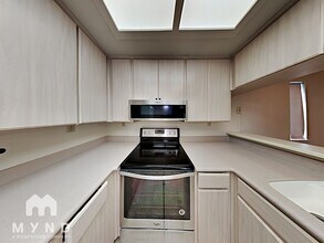 2511 Fulton Square Ln in Sacramento, CA - Foto de edificio - Building Photo