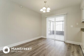 1032 Pinder St in Deltona, FL - Foto de edificio - Building Photo