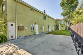 1189 W 36th St in Los Angeles, CA - Foto de edificio - Building Photo