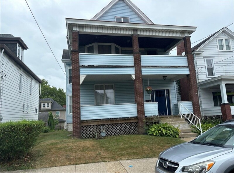 228 N 1st St in Jeannette, PA - Building Photo