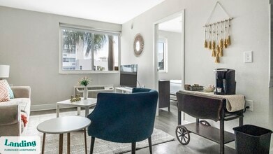 305 Dr. M.L.K. Jr St S in St. Petersburg, FL - Building Photo - Building Photo