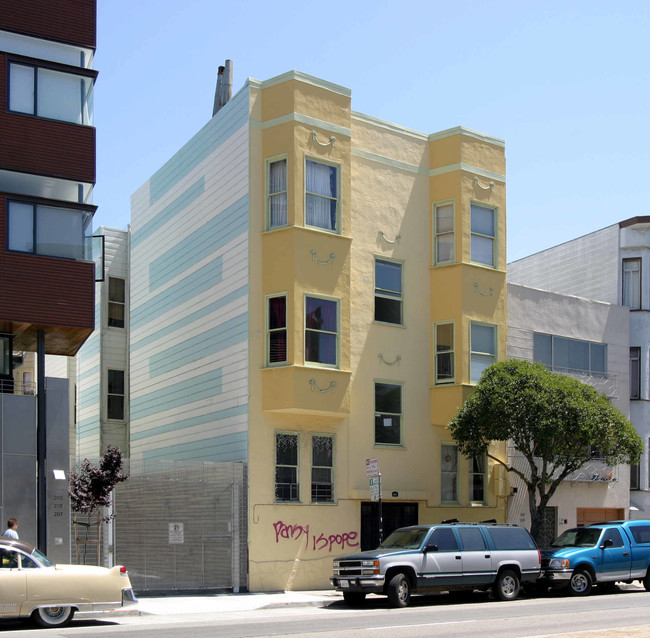 215 Guerrero St in San Francisco, CA - Building Photo - Building Photo