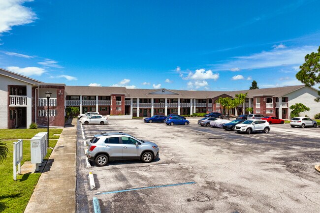 Fairway at Royal Oak Condominiums in Titusville, FL - Building Photo - Building Photo