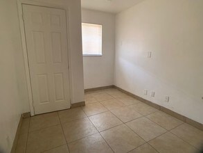 2820 Avenue S-Unit -11 in Riviera Beach, FL - Foto de edificio - Building Photo