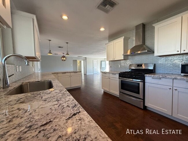 property at 6820 E Pinchot Ave