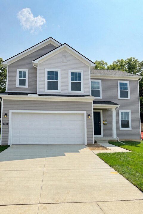 616 Countryside Dr in Chelsea, MI - Building Photo